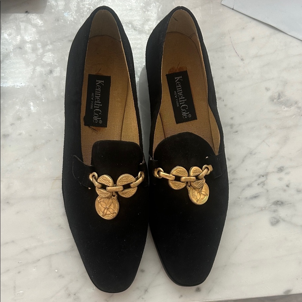 Kenneth Cole Vintage Black Flats with Gold Accent